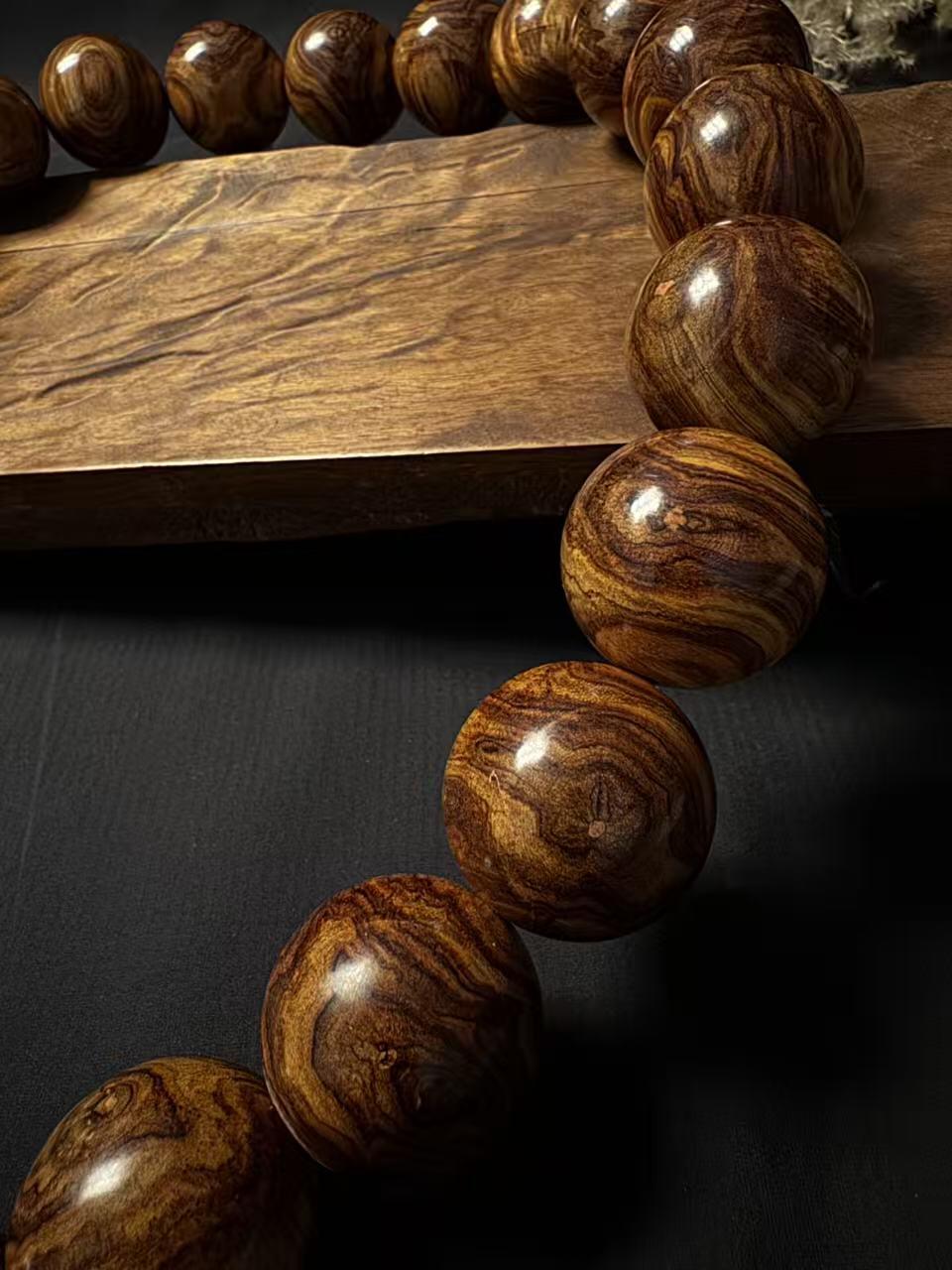 零元拍：土豪在哪里？海南黄花梨豪华大手持3.0/26粒大猪猪手持