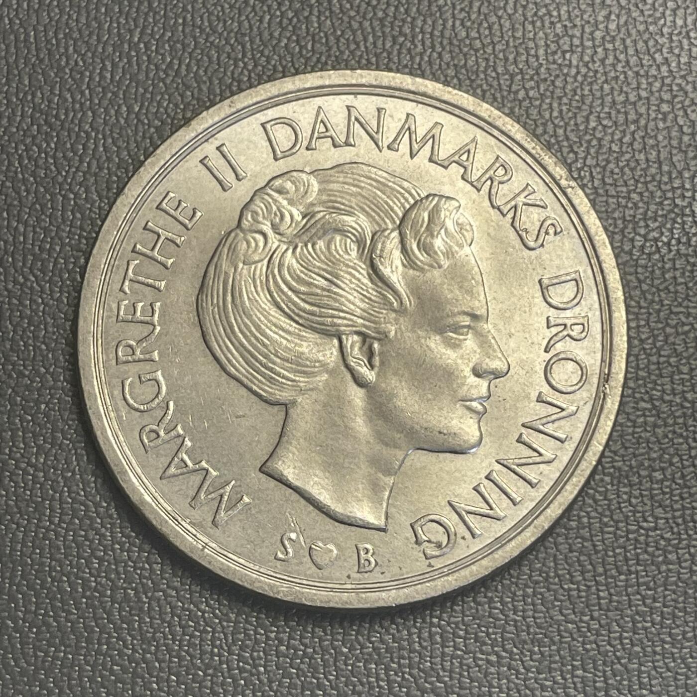 回流0119 全新 丹麦王国1977年5克郎 玛格丽特二世女王 33mm大直径