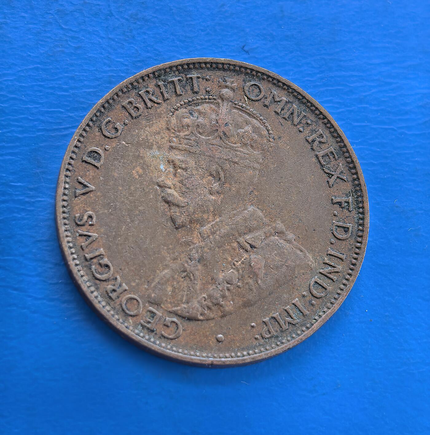 外国优质银币南亚香港苏联等专场，周六九点倒数截拍，满百包邮，持续收拍 澳大利亚1933 年半便士铜币，正面为乔治五世国王侧面像，环刻拉丁文头衔；背面是双层环纹设计，外环刻 “澳大利亚联邦”，内环标注面值与年份，醇厚包浆尽显历史沉淀，是英联邦钱币收藏的经典品类。