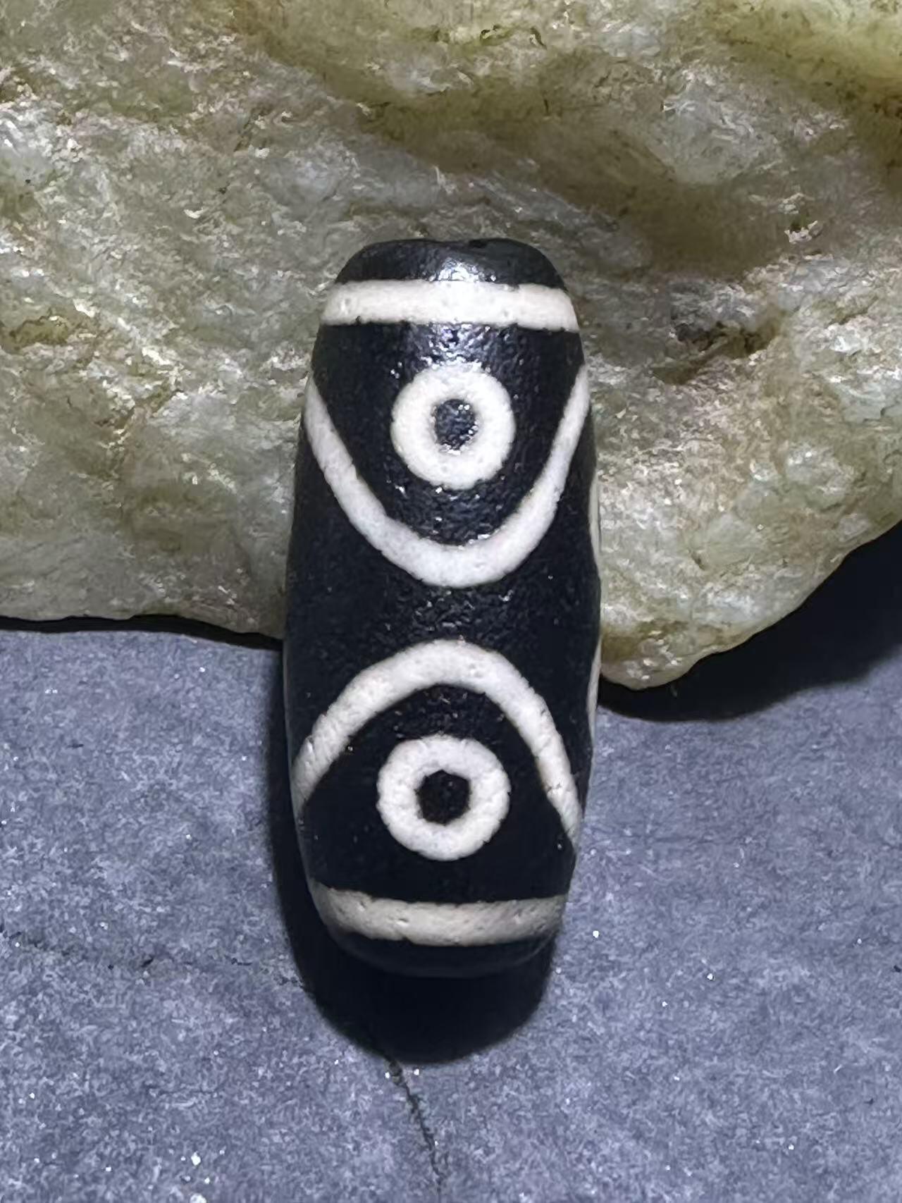 仅此一颗，藏传八眼随形天珠一颗，