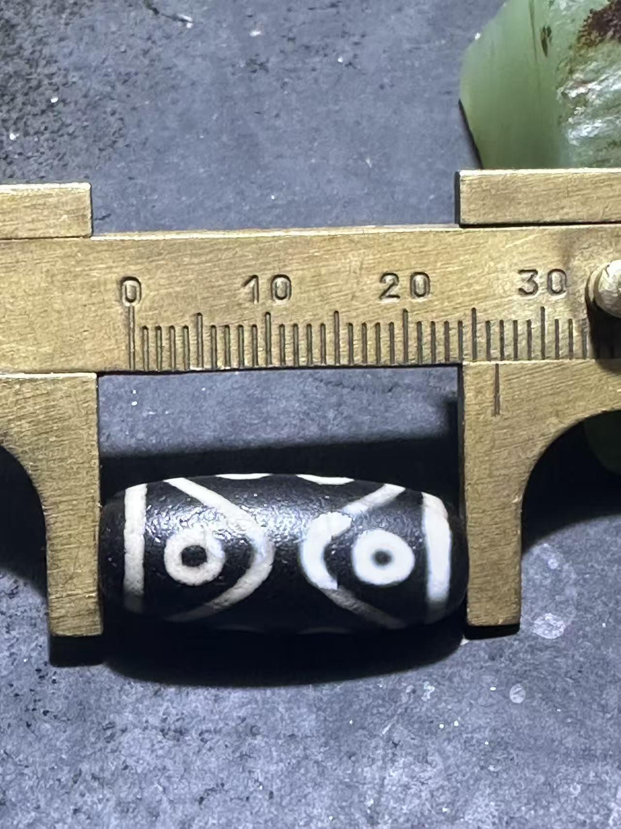 仅此一颗，藏传八眼随形天珠一颗，