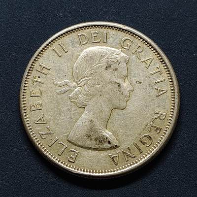 【全场包邮】纯粹捡漏拍494场 - 加拿大1961年女王50分银币【29.7毫米11.66克，纯银价约187元（按20元银价折算）】