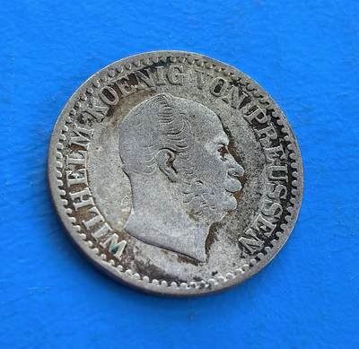 外国优质银币南亚香港苏联等专场，周六九点倒数截拍，满百包邮，持续收拍 - 普鲁士王国 1865 年 1 格罗申银币，正面是威廉一世国王侧面像，轮廓虽经磨损仍显威严；背面标注 “SILBER GROSCHEN” 与年份，边缘齿纹清晰，承载德意志统一前的历史印记，百年包浆沉淀厚重质感。