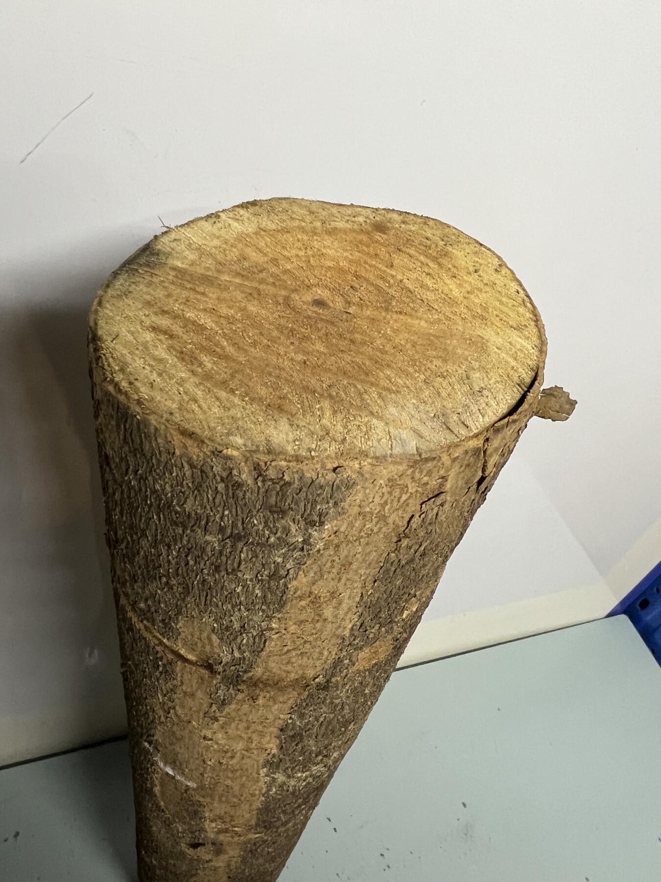 零元拍： 01-09-6金丝楠 原木 风水柱 横财（材）带皮， 尺寸：71.5/12CM。5.6公斤，抛光后金灿灿满香。