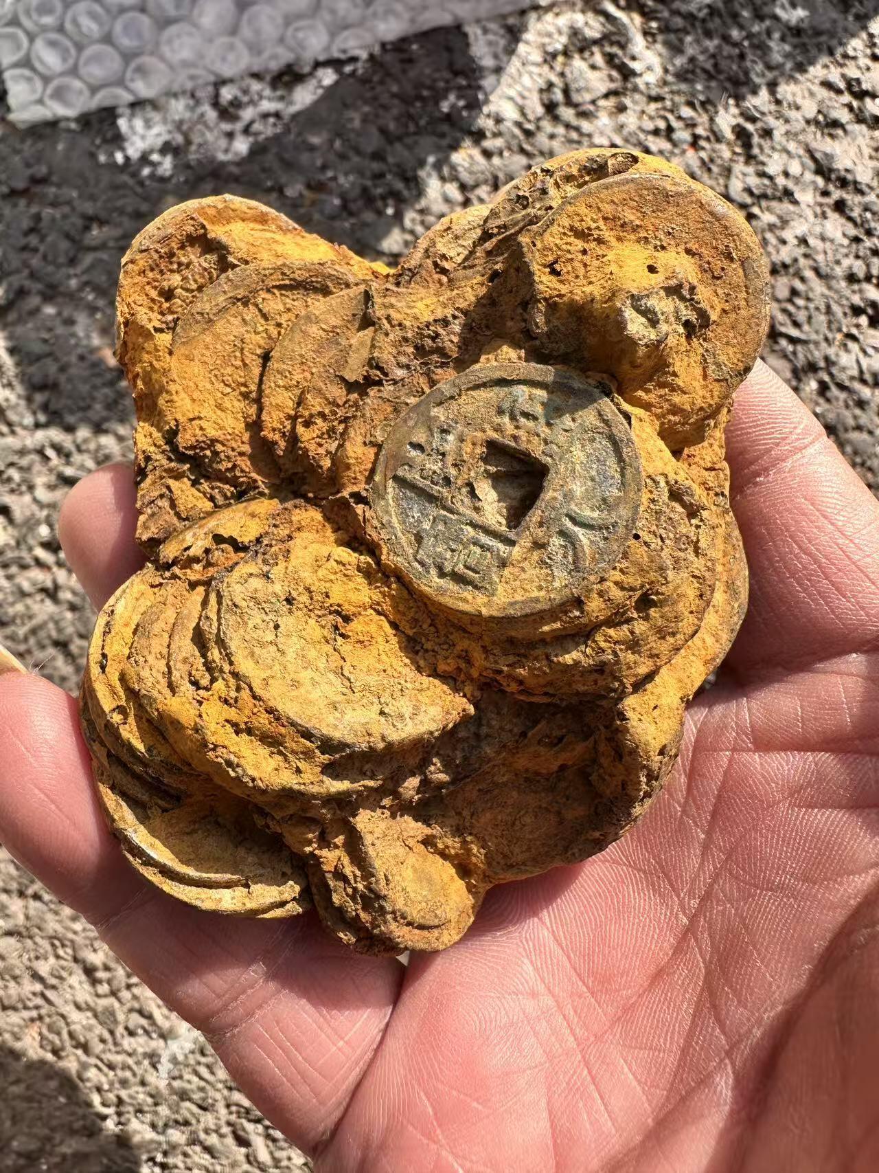 开元面金黄色坨子钱山约六七十枚摆件佳品