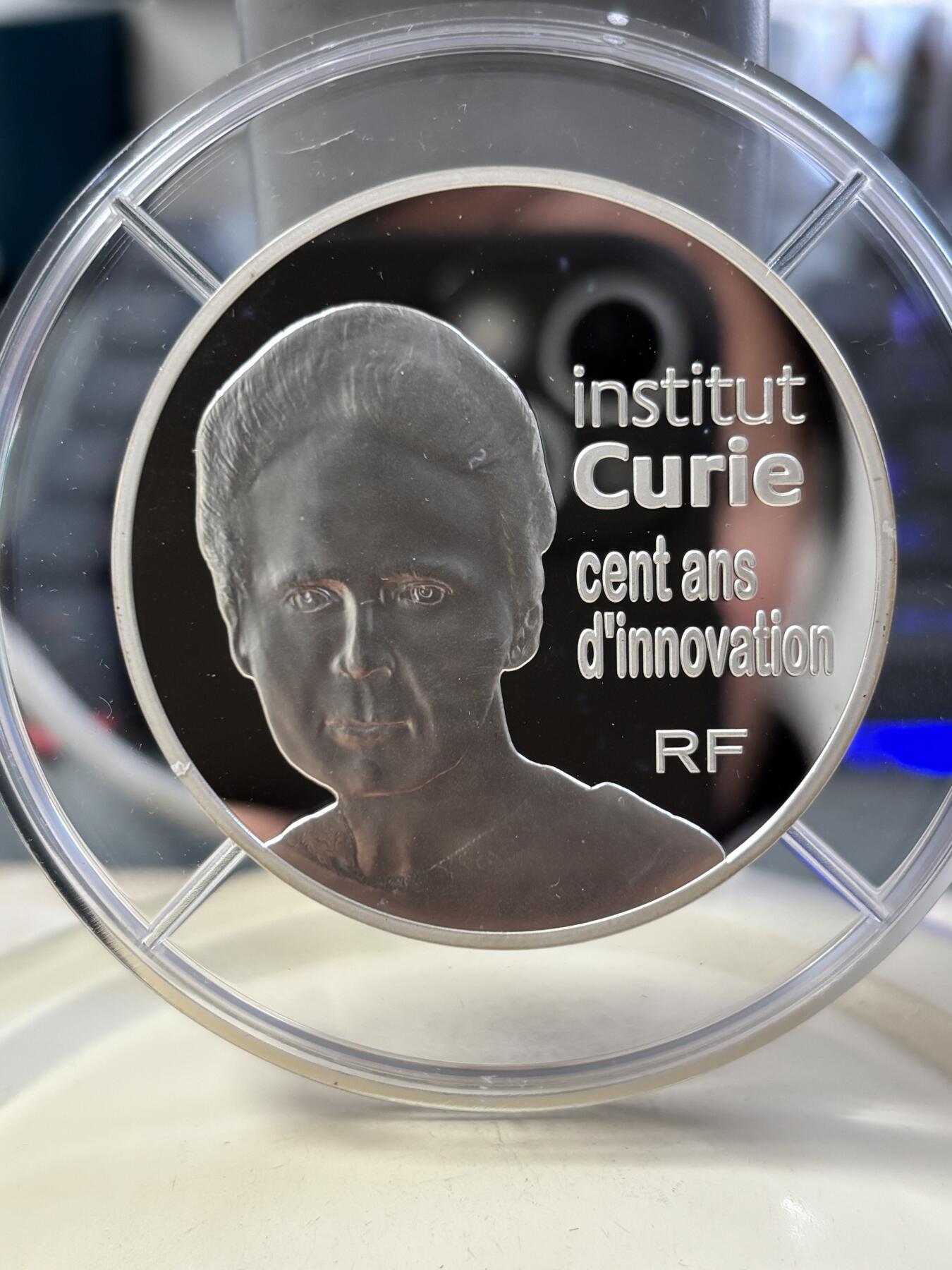 第188期拍卖 法国2009年居里夫人研究所100周年5盎司加厚银币，950银，163.8克，发行500枚