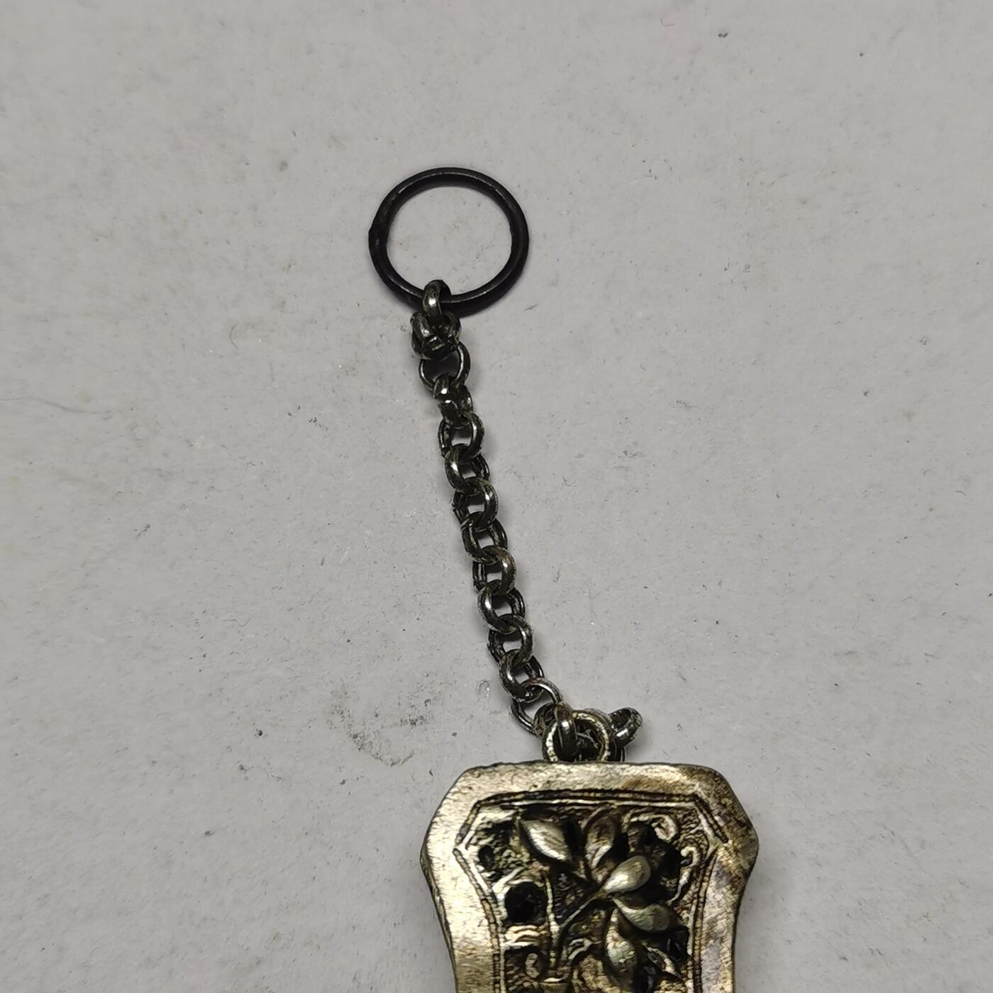 杂件专场94期 清代老银香囊，带款