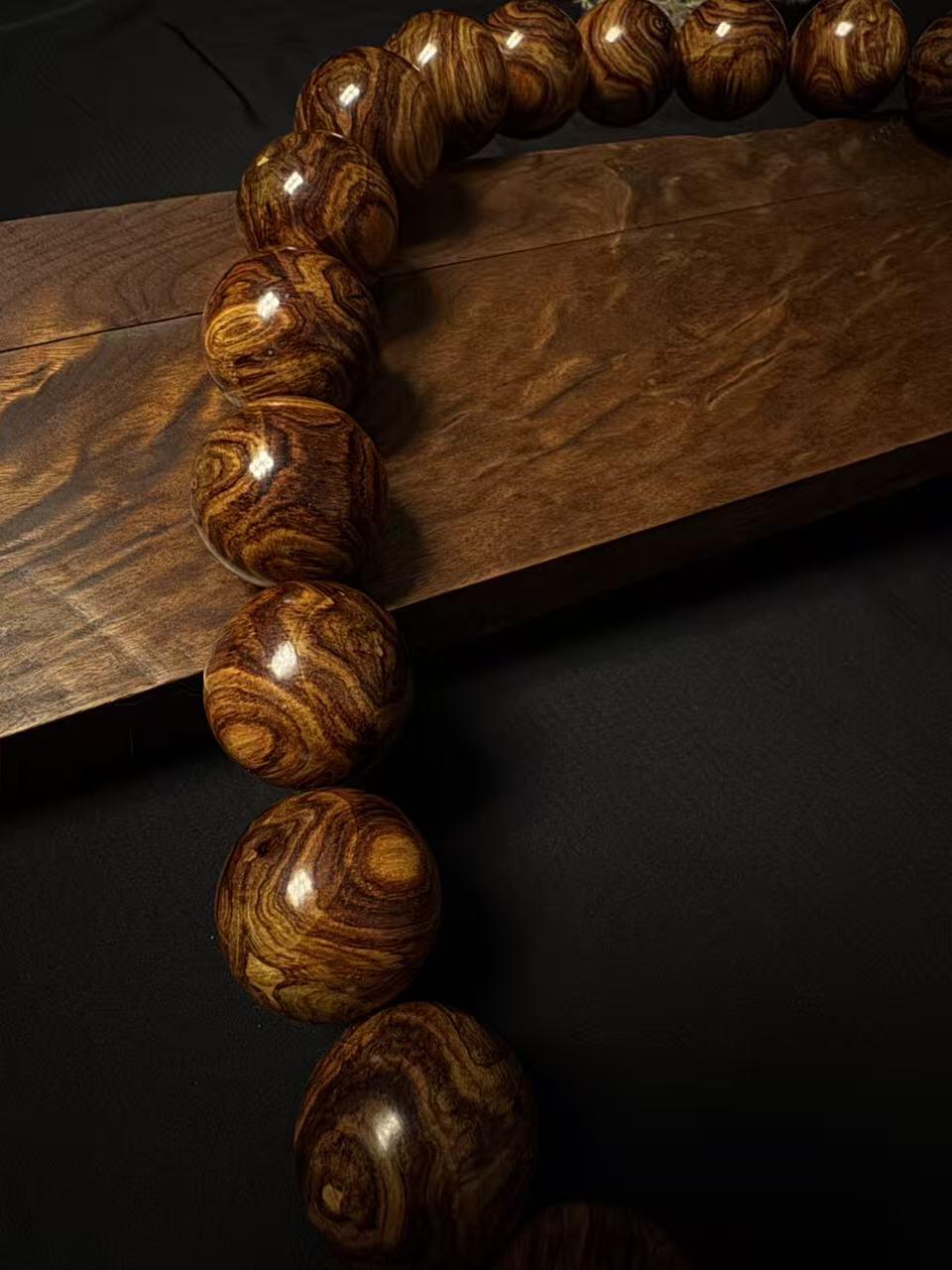 零元拍：土豪在哪里？海南黄花梨豪华大手持3.0/26粒大猪猪手持