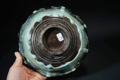 上海都达杂项专场七十三【全场包邮】 钧釉窑变金蟾荷叶盘51-267