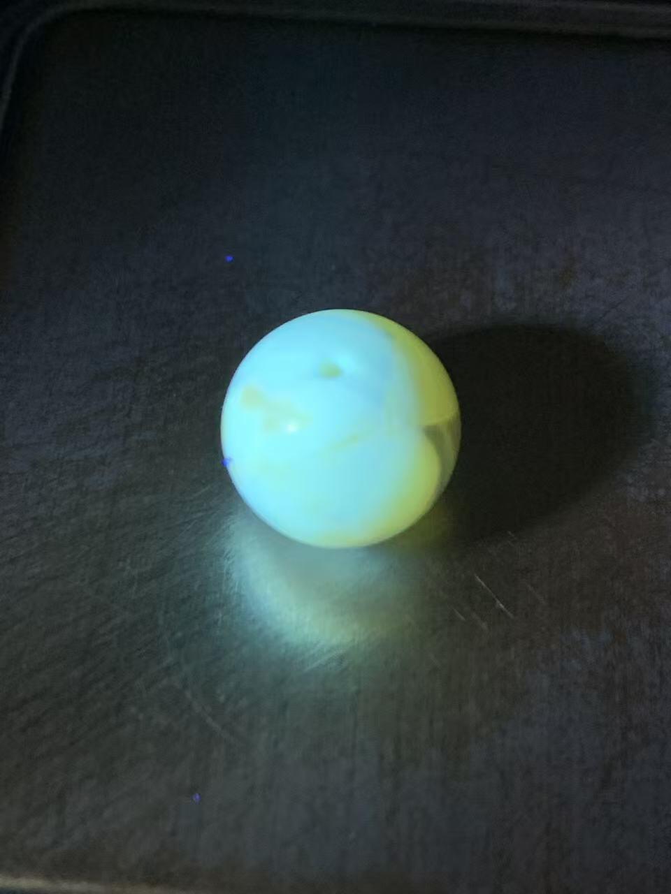 天然乌克兰原矿蜜蜡通货圆珠一颗，