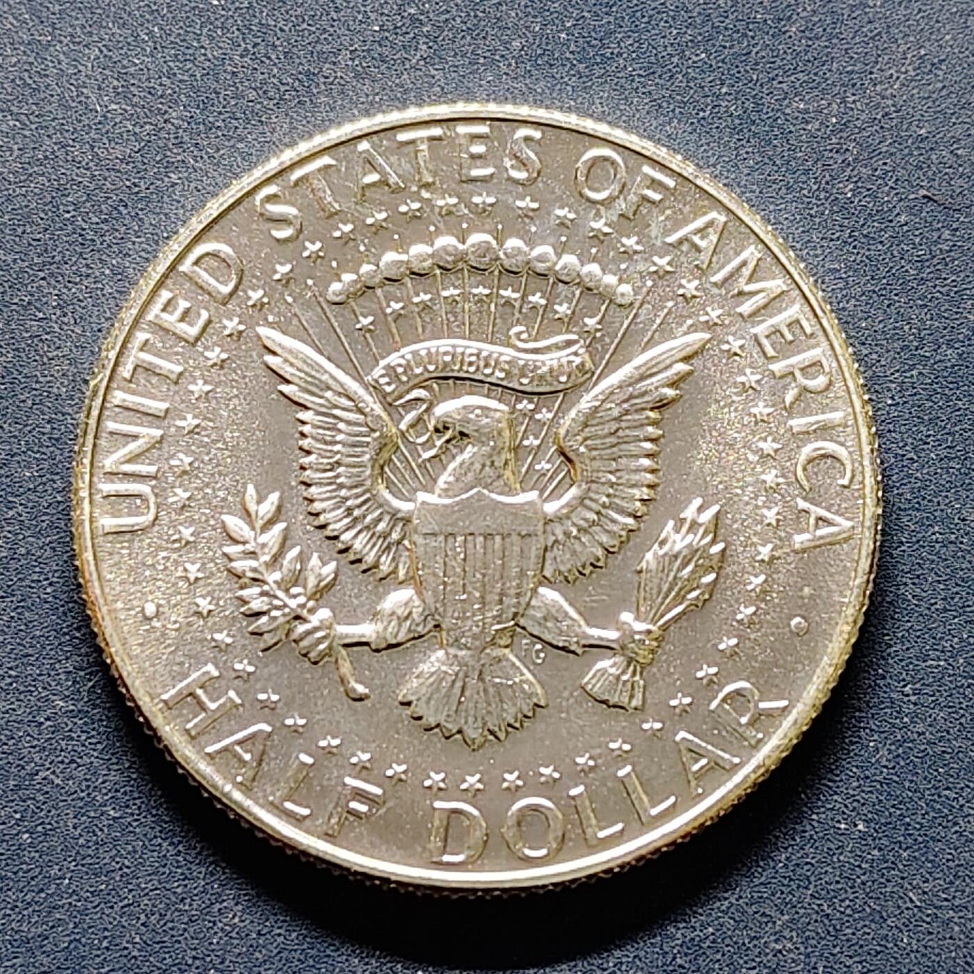 【全场包邮】纯粹捡漏拍494场 美国1966年肯尼迪半元银币【30.6毫米11.5克，纯银价约92元（按20元银价折算）】