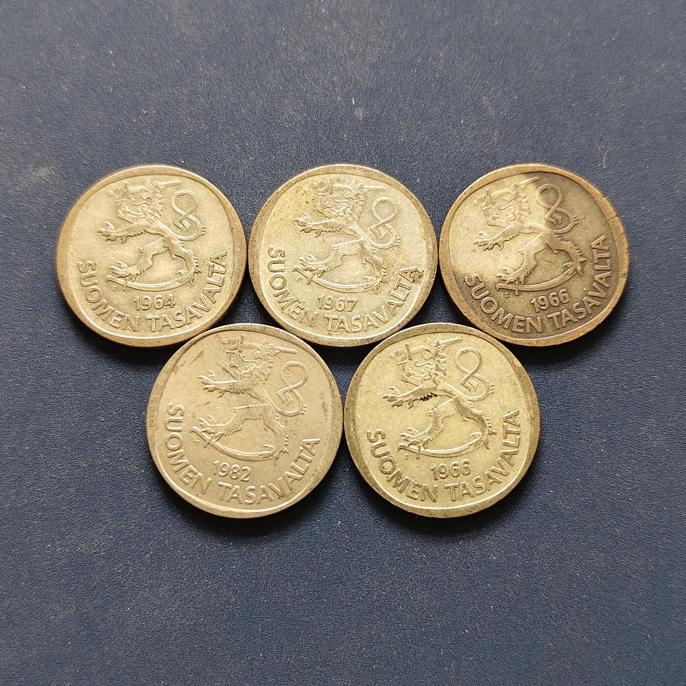 【全场包邮】纯粹捡漏拍494场 芬兰各年份1马克5枚一组-含银币4枚【24毫米6.4克，纯银价约179元（按20元银价折算）】
