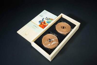 上海都达杂项专场一（全场包邮） - 天然龙涎香盘香一盒