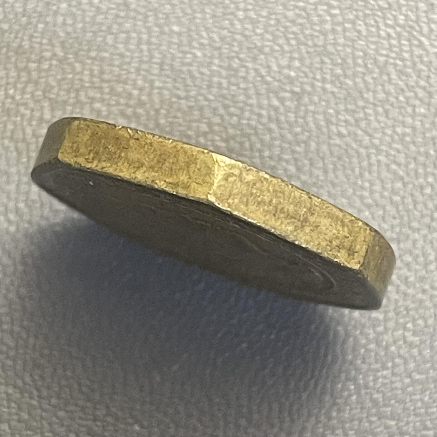 回流0119 坦桑尼亚1996年50先令七边形黄铜币 犀牛