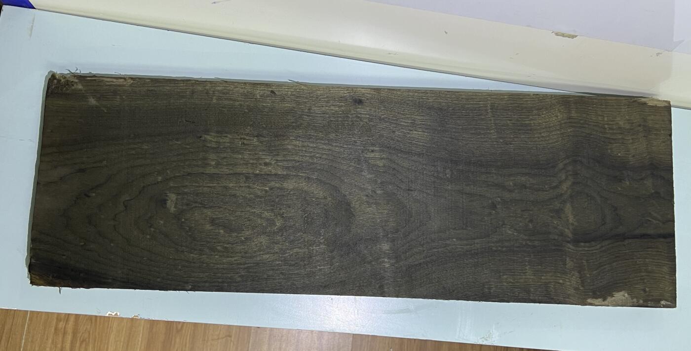 零元拍：01-13 精品 金丝楠板子 66/22/3.5CM 重5.6公斤，满纹满金丝雨滴纹。图片实在是拍不出它的美。实物更美。