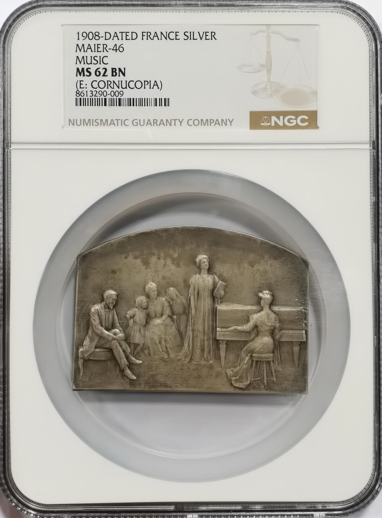 博洋堂世界钱币拍卖第157期（全场包邮） NGC MS62 SAMF作品46号，银章，标题：音乐，费南德·大卫作品，规格：57×75毫米，年份：1908年，铸量：铜章99枚，银章52枚，法定缴存4枚，作者留存2枚，大卫在这枚章牌的正面刻画了他曾在1902年沙龙上展出的名为“小提琴手（又名“音乐”）”的雕像。该雕塑是这位艺术家的第一件重要作品，吸引了大量关注，并由法国国家收购。