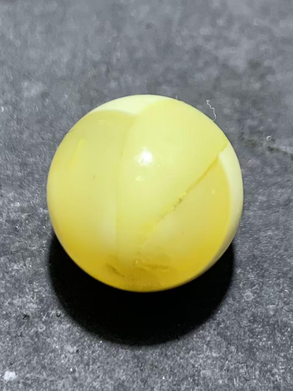 天然乌克兰原矿蜜蜡通货圆珠一颗，