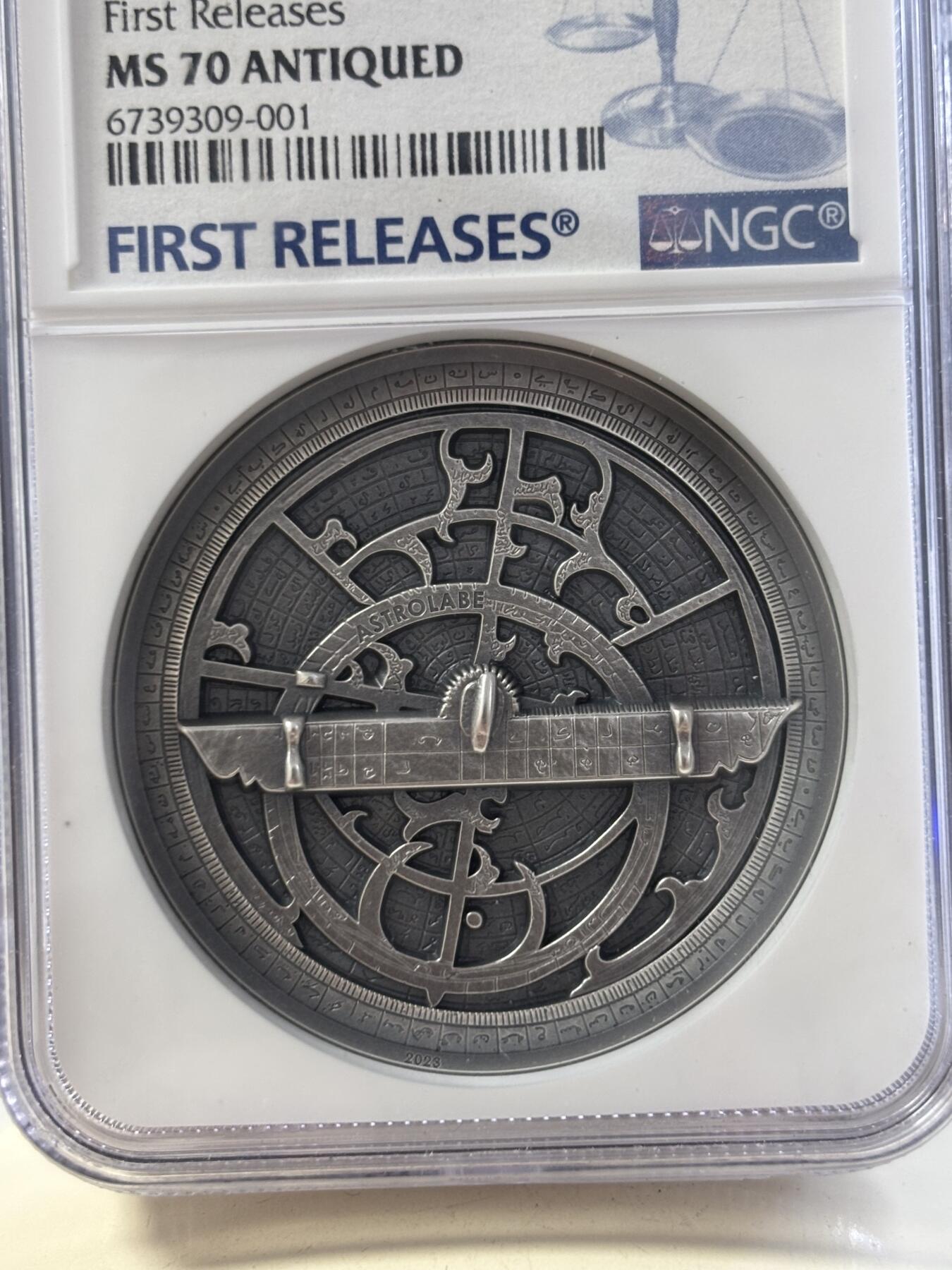 第188期拍卖 获奖库克2023年历史仪器星盘2盎司银币NGC-MS70首无原盒证书，999银，发行1500枚，获克劳斯2024年度最佳克朗币大奖