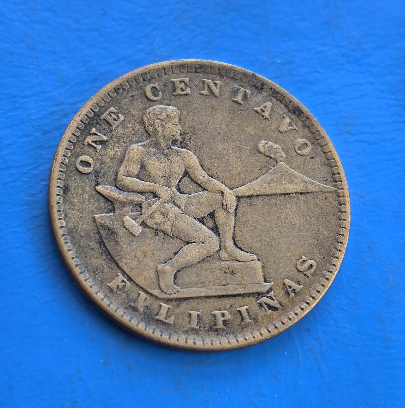 外国优质银币南亚香港苏联等专场，周六九点倒数截拍，满百包邮，持续收拍 美属菲律宾1919 年 1 分铜币，正面是手持工具的劳动者浮雕，象征殖民时代的生产主题；背面为美国鹰徽与盾形纹章，承载美属菲律宾的殖民历史印记，百年铜质包浆沉淀复古质感，兼具历史纪念与收藏价值。