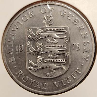 布加迪🐬～世界钱币(上海)🌾第 269 期 /  各国套币和散币 - 根西岛 1978年 25便士 女王到访纪念币