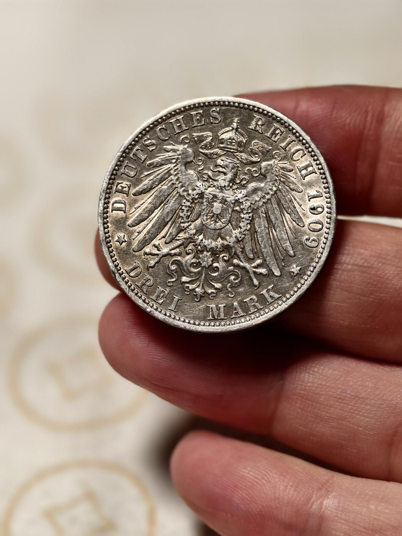 抚柳草堂-第八期章牌钱币 奖章勋章限时免佣 满百包邮 放漏专场 1909德国普鲁士威廉二世3马克银币 重16.7g 难得好品状态不错