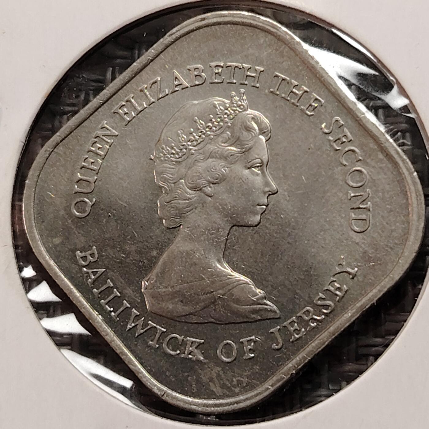 布加迪🐬～世界钱币(上海)🌾第 269 期 /  各国套币和散币 泽西岛 1981年 1镑 纪念泽西战役200年纪念币