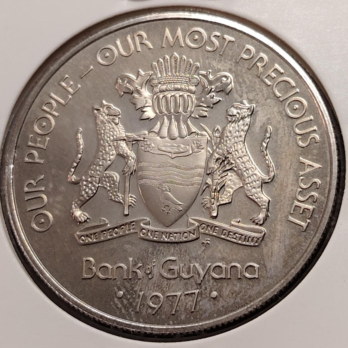 布加迪🐬～世界钱币(上海)🌾第 269 期 /  各国套币和散币 圭亚那🇬🇾 1977年 1元 精致币 35.5mm 独立10周年纪念币