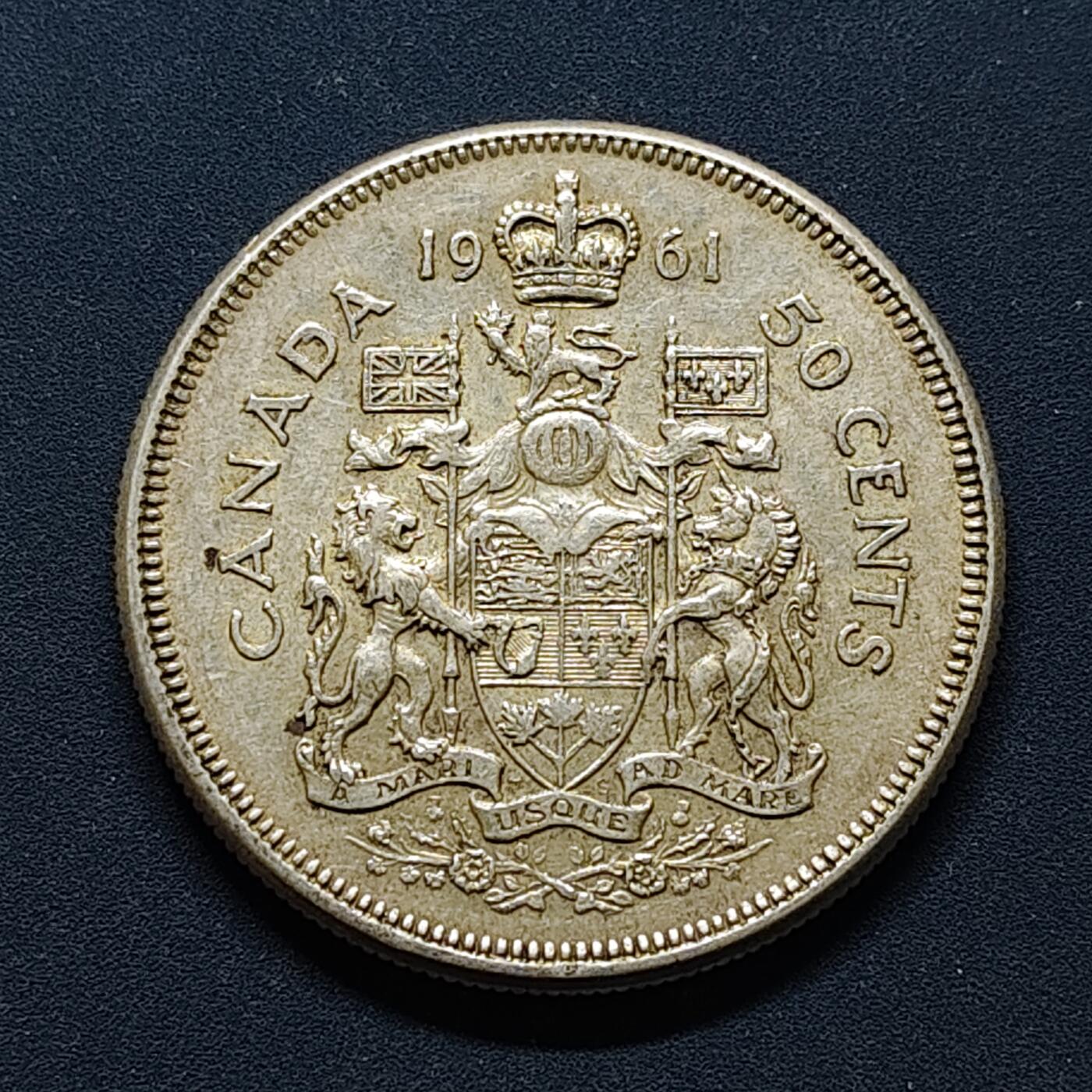 【全场包邮】纯粹捡漏拍494场 加拿大1961年女王50分银币【29.7毫米11.66克，纯银价约187元（按20元银价折算）】