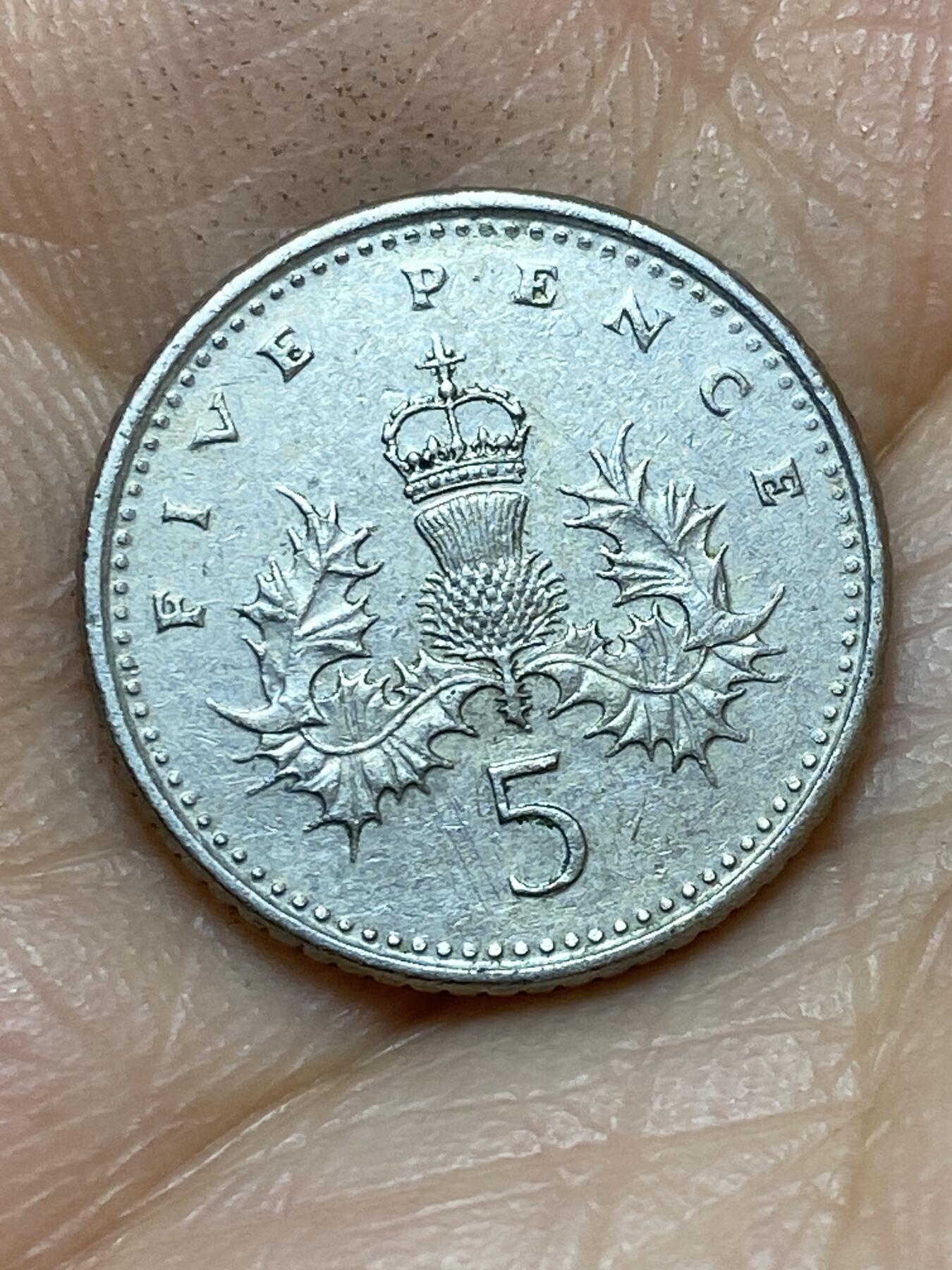 2026年第七场(总第一百七十六场）外国好品散币场(免佣金) 英国🇬🇧1990年5便士(伊丽莎白二世中年高冠)