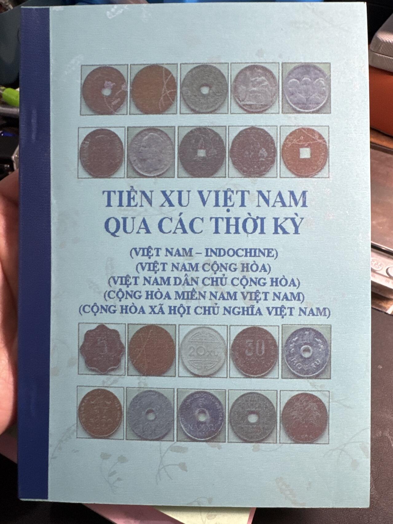 ❤️【币观天下】❤️ 第339期钱币拍卖- 2026.1.16周五晚上6点半场-长期征集拍品 越南本土杂志型目录四本每本大约50到60页胡志明大币商主编不过主编挂了所以就停了内容很好