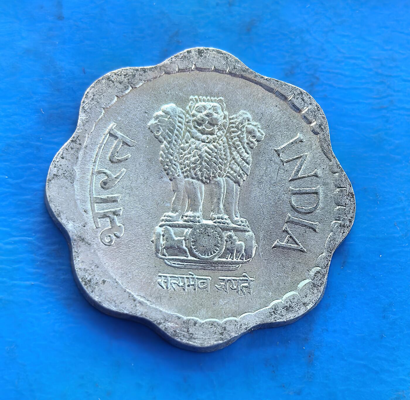 外国优质银币南亚香港苏联等专场，周六九点倒数截拍，满百包邮，持续收拍