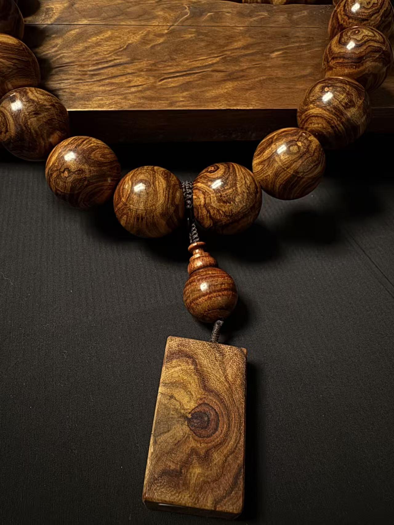 零元拍：土豪在哪里？海南黄花梨豪华大手持3.0/26粒大猪猪手持