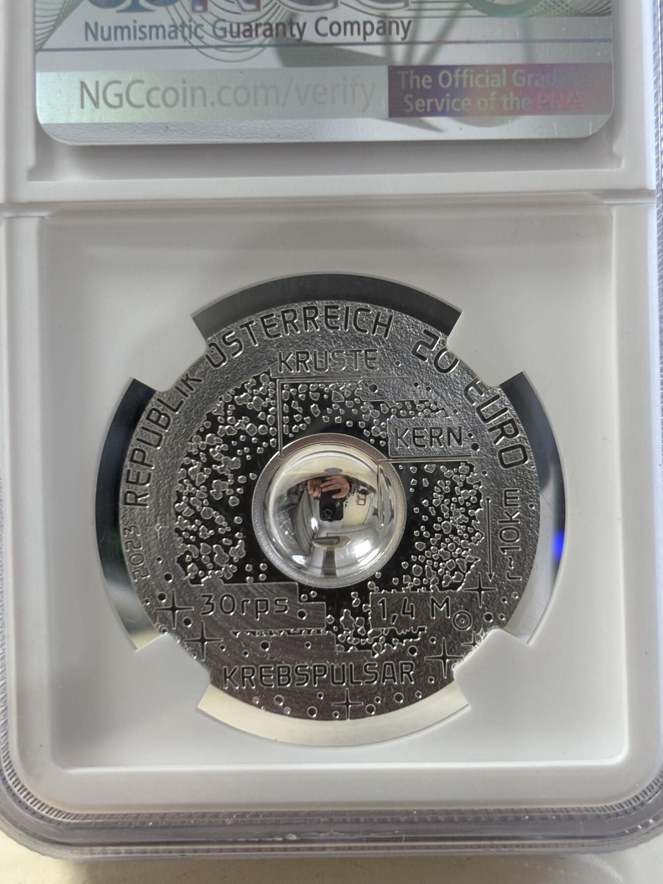 第188期拍卖 获奖奥地利2023年中子星异形彩色纪念银币NGC-PF70首无原盒证书，925银，22.42克，发行量30000枚，获克劳斯2024年度最佳银币大奖！