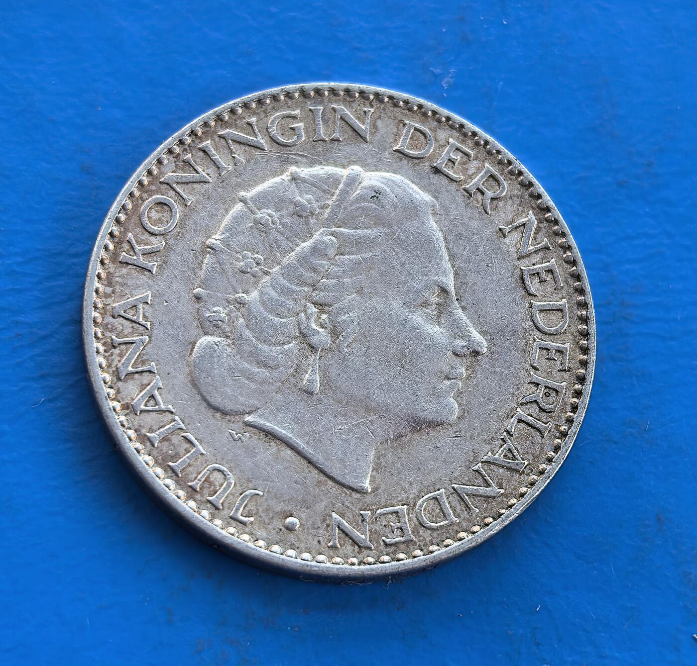 外国优质银币南亚香港苏联等专场，周六九点倒数截拍，满百包邮，持续收拍