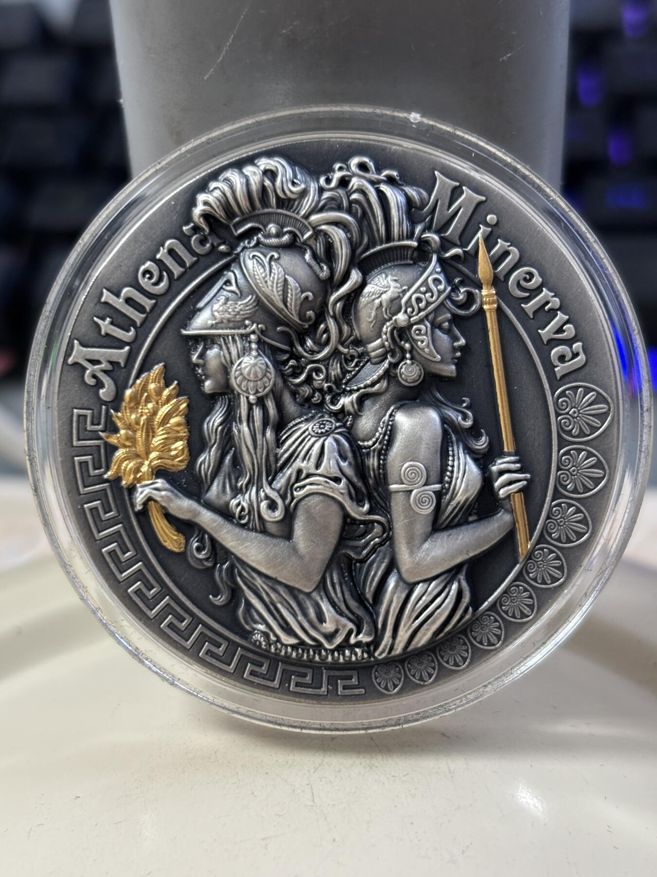 第188期拍卖 纽埃2019年胜利女神雅典娜高浮雕银币附带原盒证书，2盎司999银，发行500枚