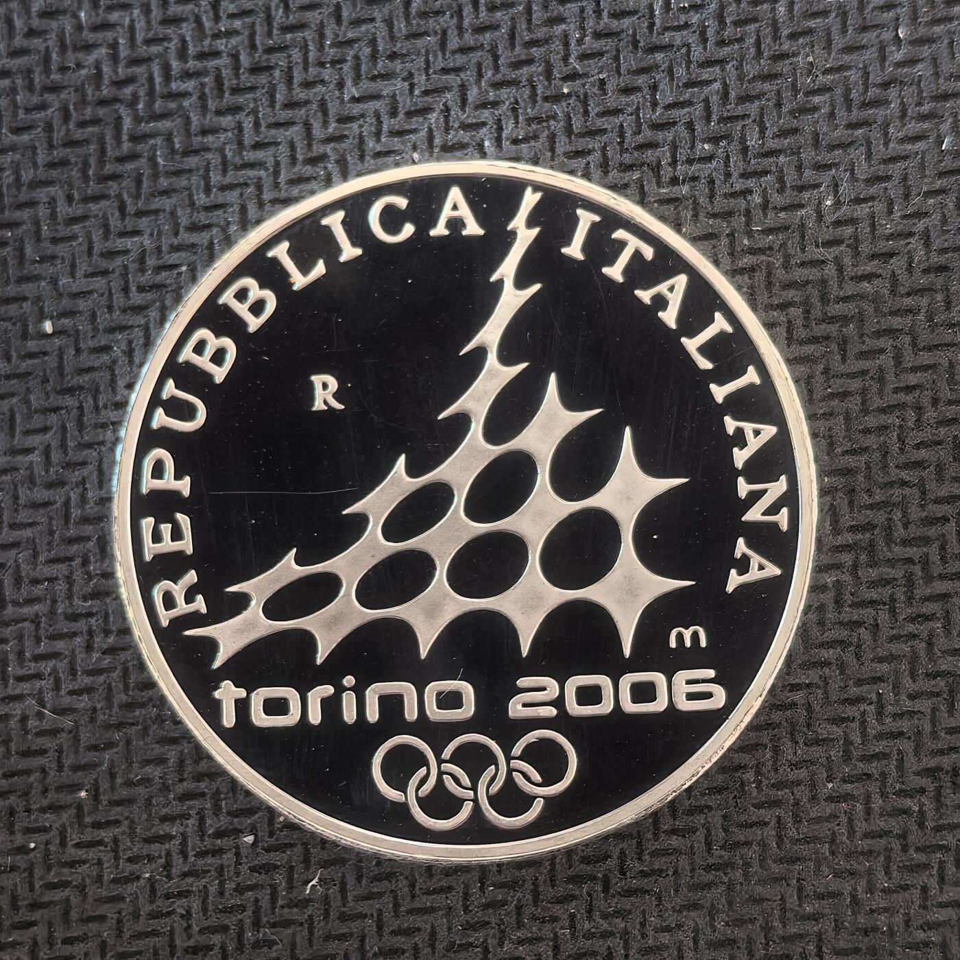 道一币馆币章第一百六十三场 意大利2005年都灵冬奥会10欧元精制银币 -滑雪   22g 925s