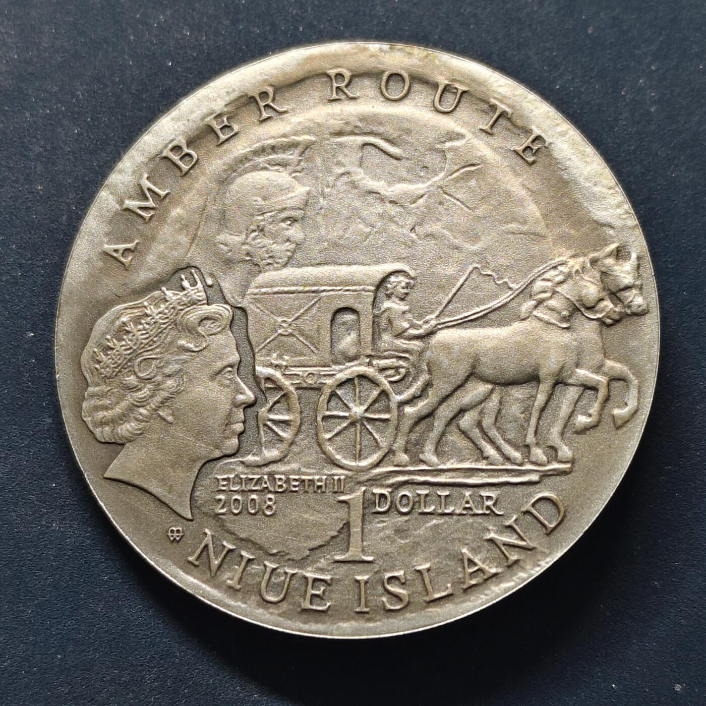 【全场包邮】纯粹捡漏拍495场-持续更新中 纽埃2008年1元琥珀之路格但斯克镶嵌琥珀石仿古克朗型纪念银币【38.61毫米28.28克，纯银价约523元（按20元银价折算）】