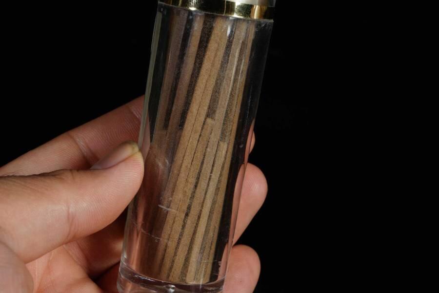 上海都达杂项专场一（全场包邮） 天然降真香、老山檀香香条 两筒