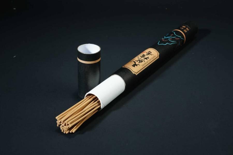 上海都达杂项专场一（全场包邮） 天然加里曼丹、降真香、越南芽庄等健康线香 十一筒 一盒