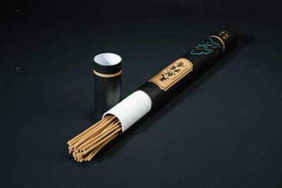 上海都达杂项专场七十三【全场包邮】 天然加里曼丹、降真香、越南芽庄等健康线香 十一筒 一盒