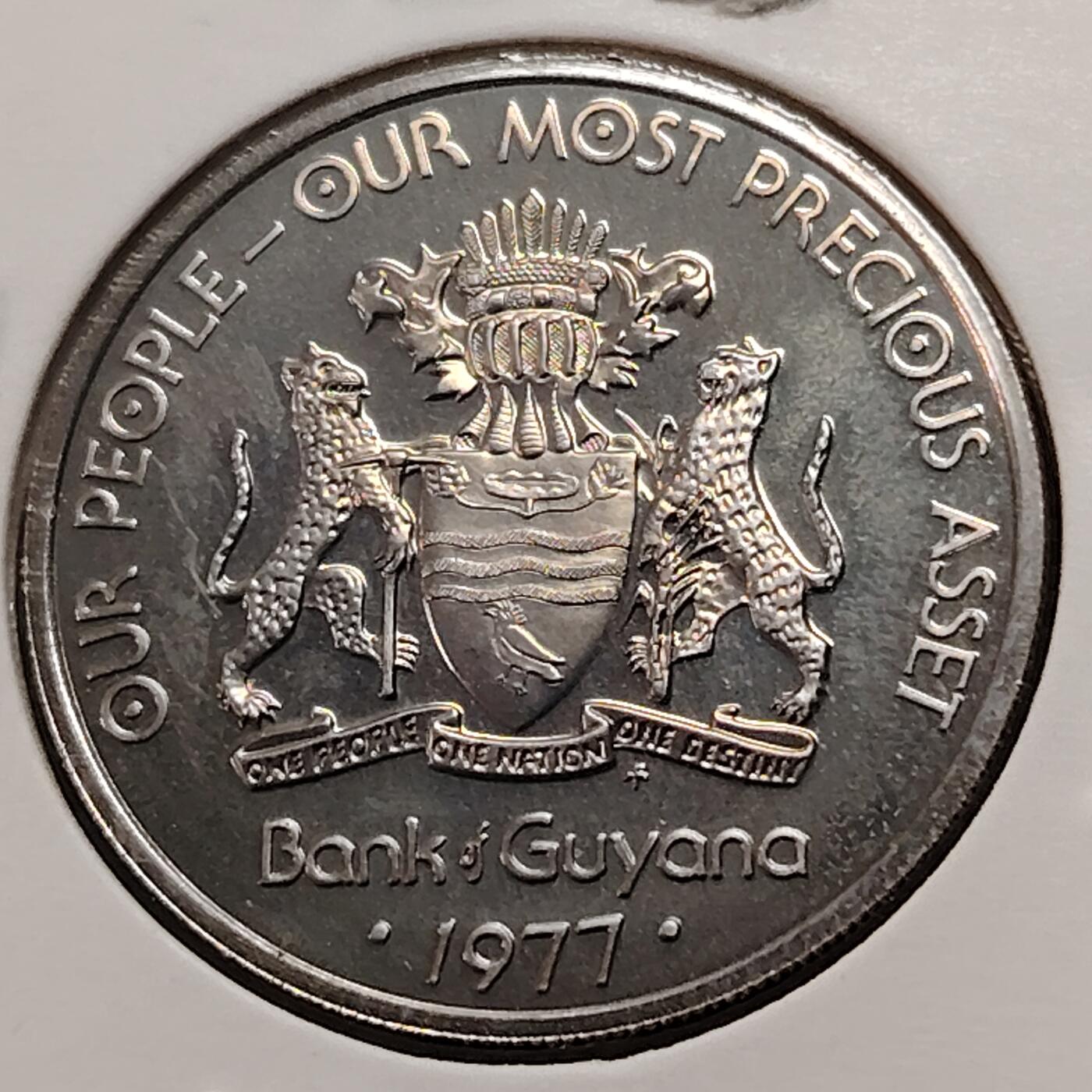 布加迪🐬～世界钱币(上海)🌾第 269 期 /  各国套币和散币 圭亚那🇬🇾 1977年 50分 精致币 独立10周年纪念币