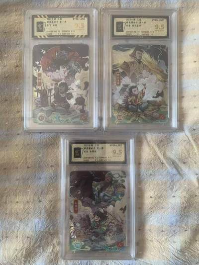 光影卡牌第28期，各家亲签，各家套卡，持续收拍品 - 卡游三国群英耀世卡，刘备＋关羽＋张飞，保粹评级卡