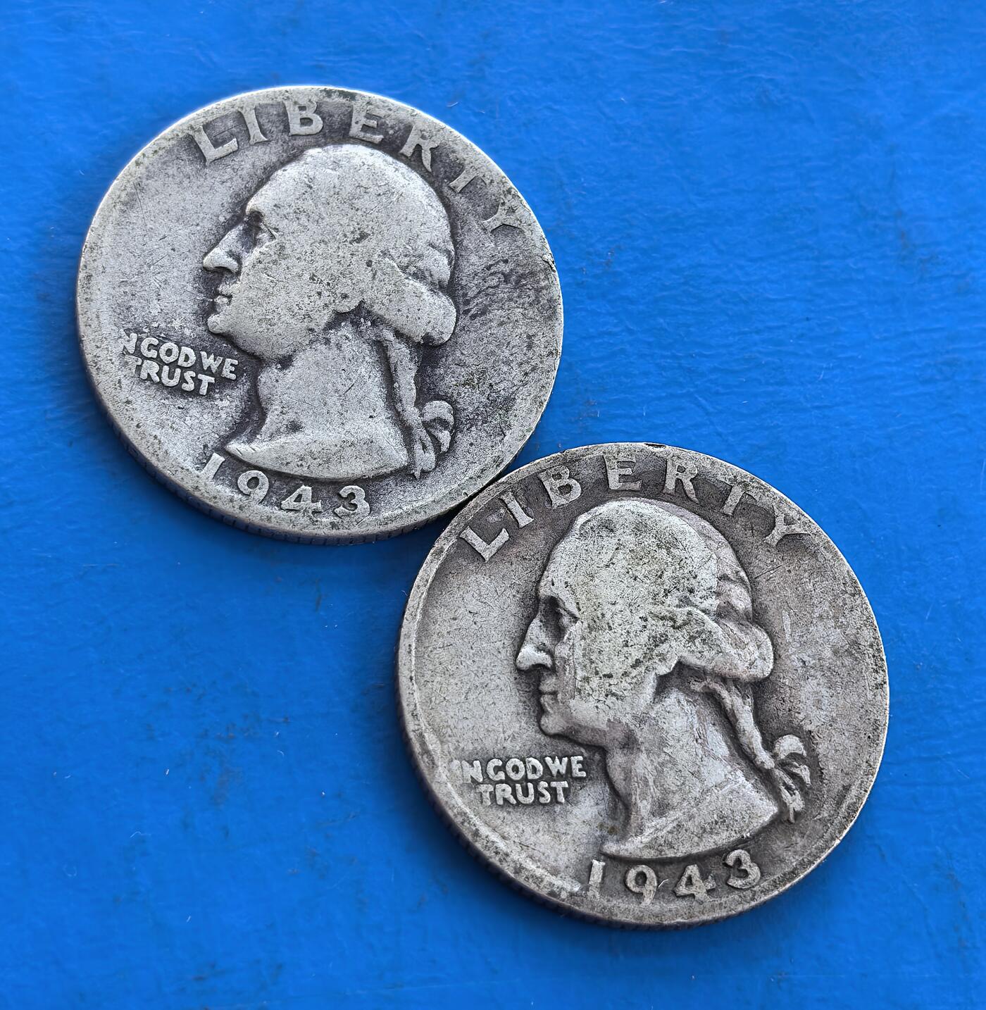 外国优质银币南亚香港苏联等专场，周六九点倒数截拍，满百包邮，持续收拍 美国1943年华盛顿 25 美分银币2枚，正面是乔治・华盛顿侧面像，轮廓历经岁月磨损仍显威严；背面为展翅雄鹰与橄榄枝，承载美国早期流通币历史，百年银质包浆沉淀复古质感，两枚同年份更具收藏价值。