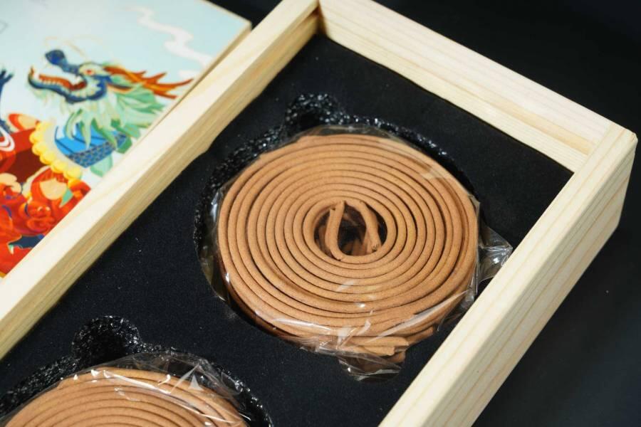 上海都达杂项专场一（全场包邮） 天然龙涎香盘香一盒