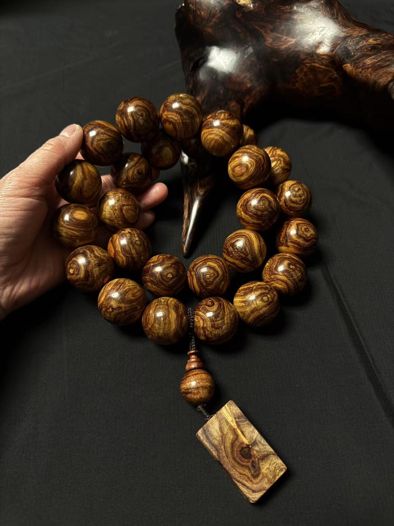 零元拍：土豪在哪里？海南黄花梨豪华大手持3.0/26粒大猪猪手持