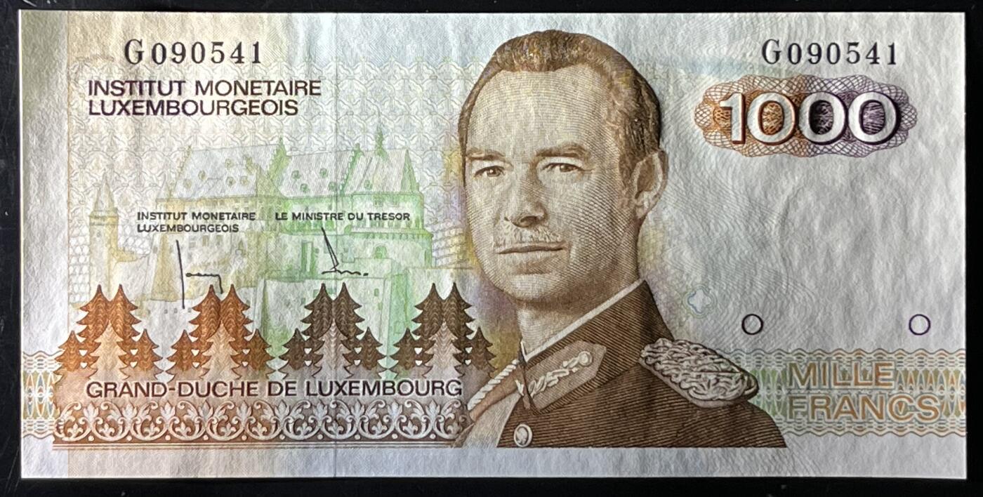 小福收藏拍卖第199期 裸钞场 本期有多张豹子号靓号 瑞士1000法郎 经典提香 毛里求斯首发年大全套 白俄罗斯5000000卢布 苏里南10000盾  爱沙尼亚  苏丹 西班牙 保加利亚 古巴等多国精美纸币 卢森堡 1985年 1000法郎 unc