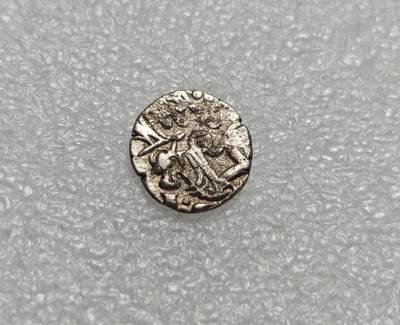 瓶子🏺第225期拍卖会 -  公元900年沙希王朝牛瘤骑士打制银币