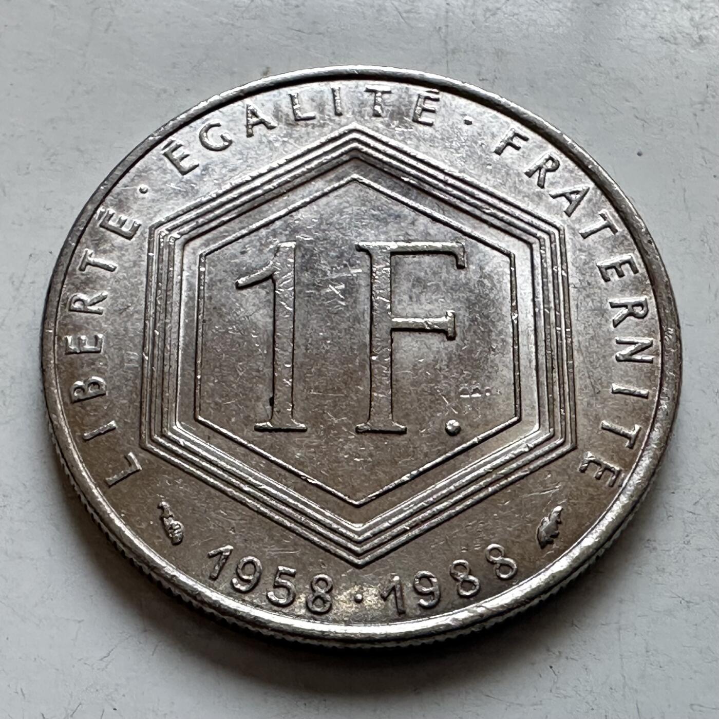 🌹外币初藏🌹🐯2026年第7场  每周二四六晚8️⃣点 接代拍 意大利1988年一法郎纪念币 戴高乐