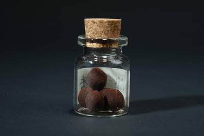 上海都达杂项专场七十三【全场包邮】 天然玫瑰、桂花、茉莉、鹅梨、沉香、老山檀、降真香、二苏、香丸一盒