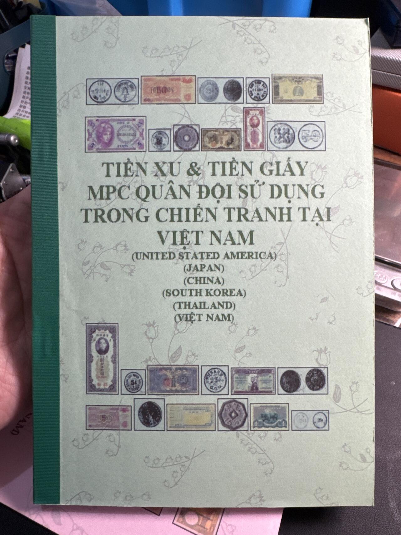 ❤️【币观天下】❤️ 第339期钱币拍卖- 2026.1.16周五晚上6点半场-长期征集拍品 越南本土杂志型目录四本每本大约50到60页胡志明大币商主编不过主编挂了所以就停了内容很好